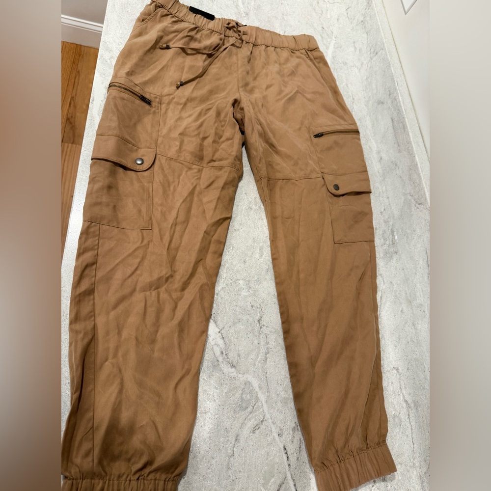 Banana Republic Tan Khaki cargo joggers NWT
